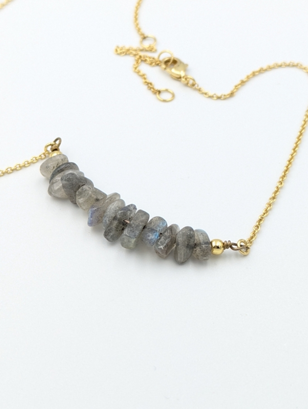 Gold tone labradorite gemstone chips chain necklace.